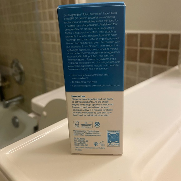 Colorescience Sunforgettable Total Protection Face Shield Flex SPF 50 - Medium - Picture 3 of 5